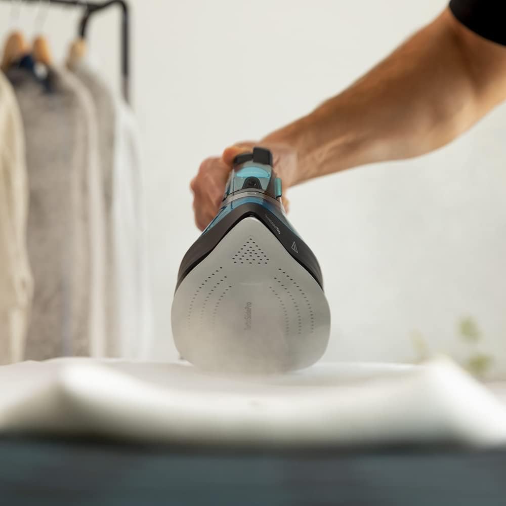 Cecotec Clothes Iron Vapor Fast-Furious 5010 Vital, Turbo Slide Aluminium Sole, Continuous Steam 55 g/min, Steam Stroke 200 g/min, Temperature Regulator, Anti-Drip, 2600 W