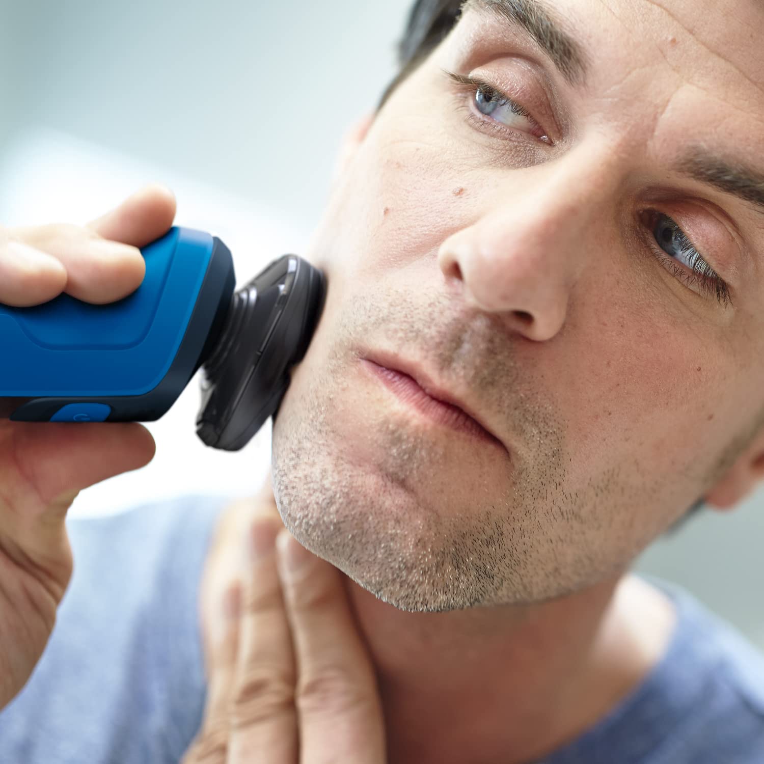 Philips 5000 Series Men's Electric Shaver, Beard Shaver with Trimmer, 27 Blades, 360° Flexible Head, 50 min Use, Dry and Wet, Rechargeable, Case, S5466/18, Blue Black