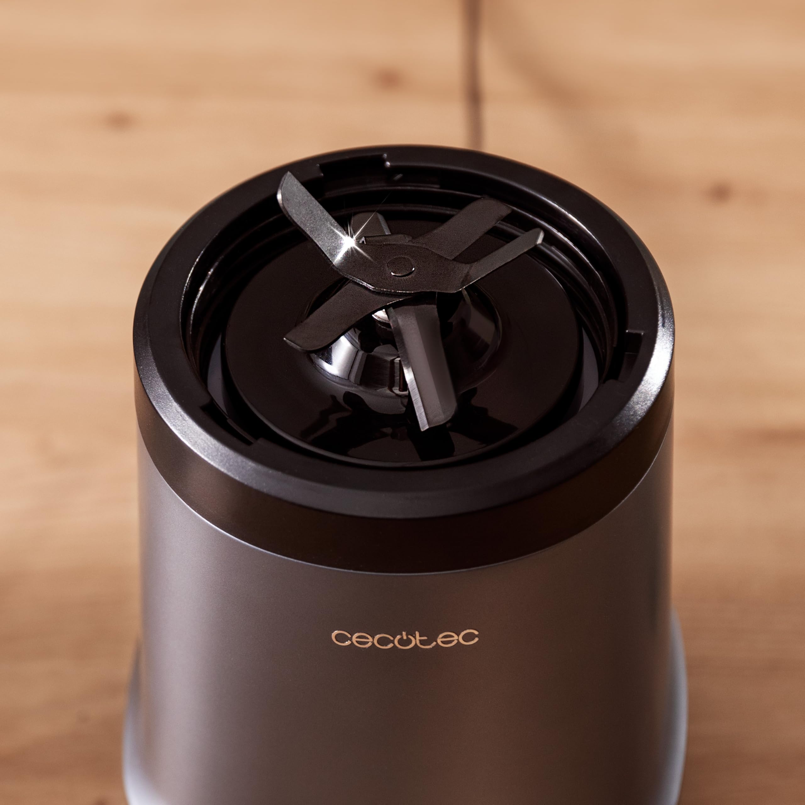 Cecotec EasyGo Power Titanium 350 350 W Portable Single Cup Blender, Ice Pick, 4 Blades Titanium Coated Black Blades, Includes 2 Cooling Tubes, 2 Portable Cups and 2 Lids