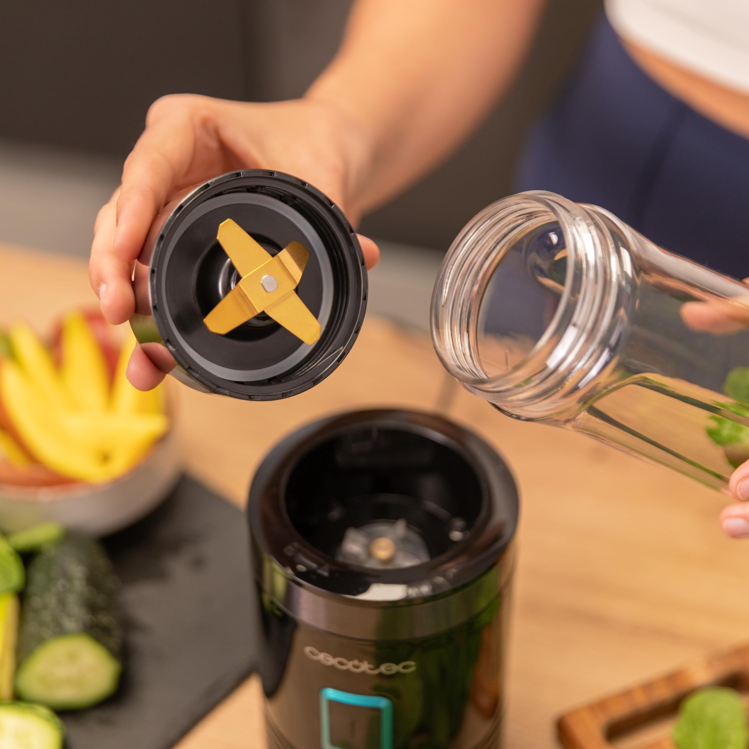 Cecotec EasyGo Power Titanium 350 350 W Portable Single Cup Blender, Ice Pick, 4 Blades Titanium Coated Black Blades, Includes 2 Cooling Tubes, 2 Portable Cups and 2 Lids