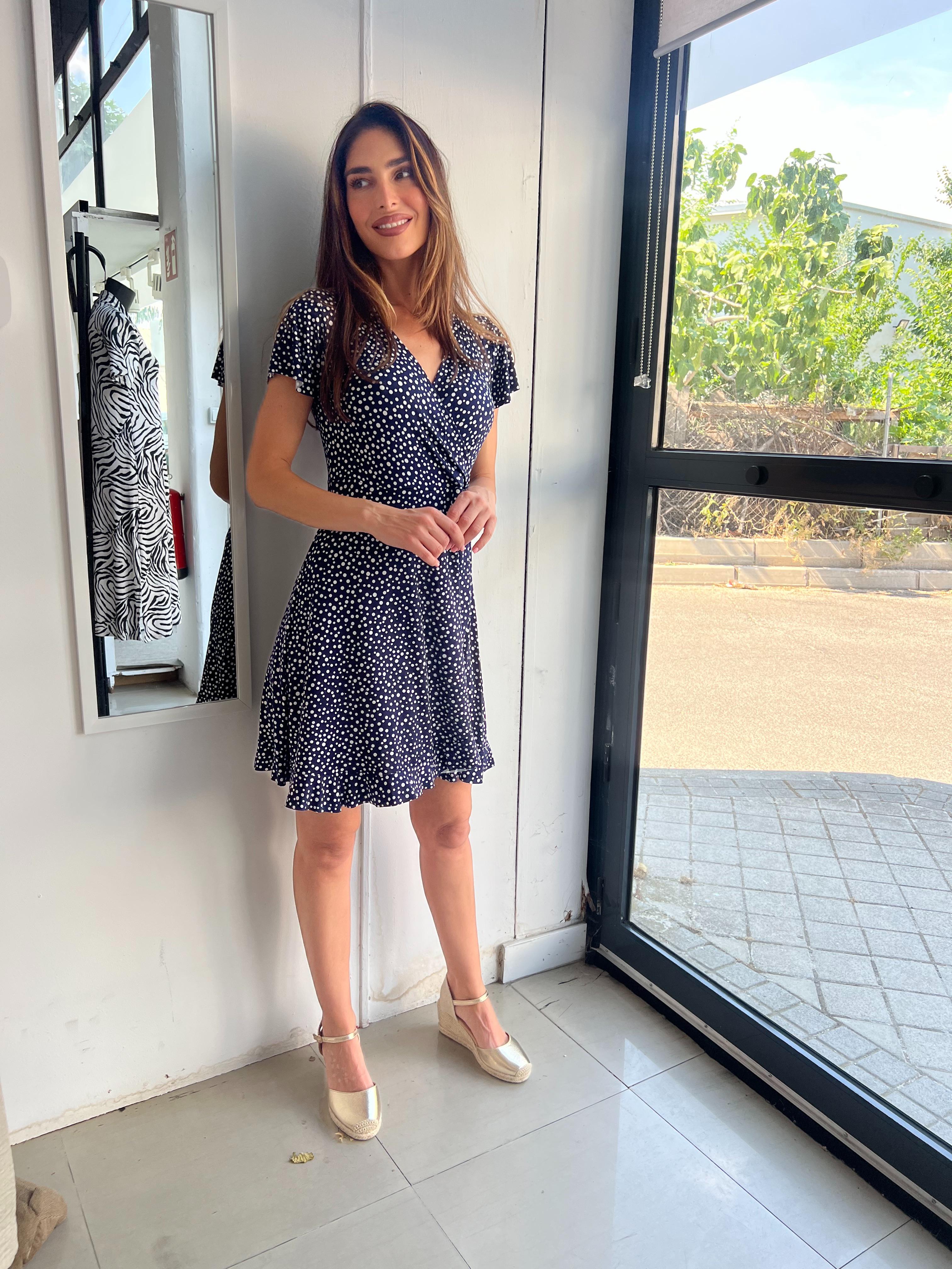 Vestido corto wrap topos estampado topitos fondo marino