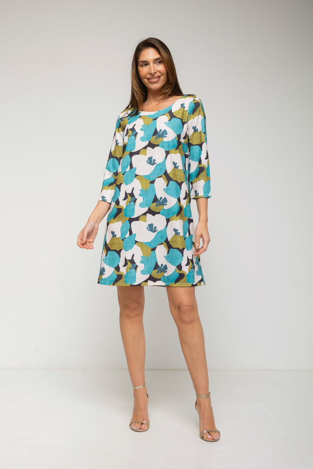 Vestido corto recto manga 3/4 estampado 2